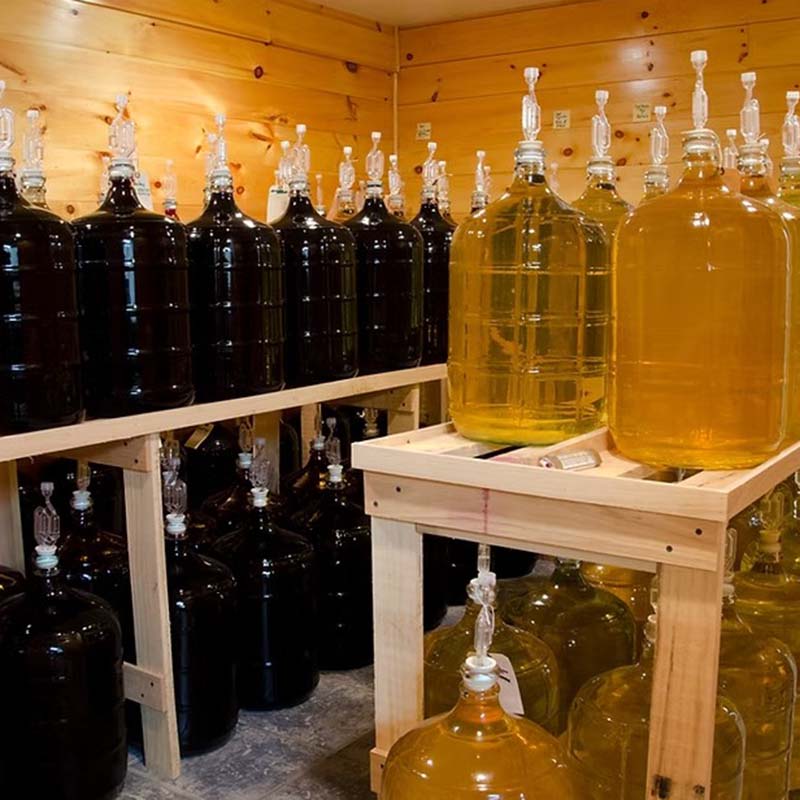 gilded-grape-housemade-wine-01